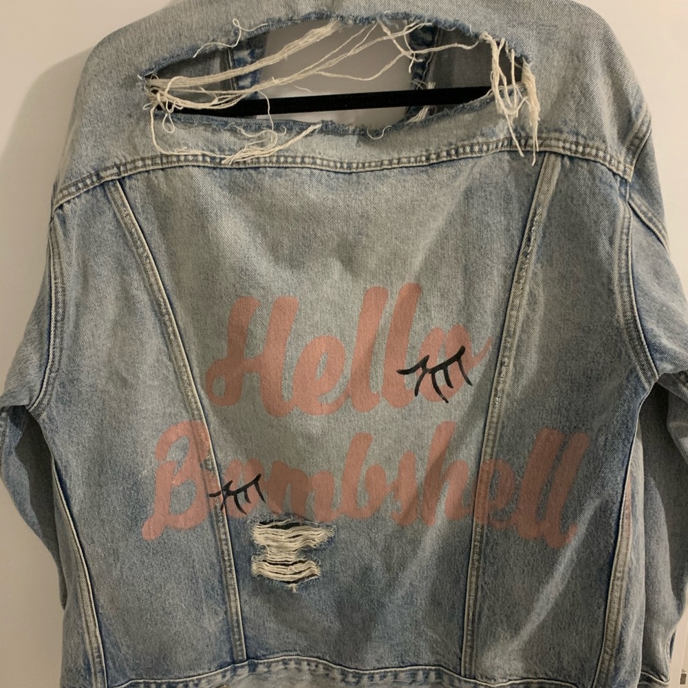 Oversized Distressed Levi’s Jacket - image 8